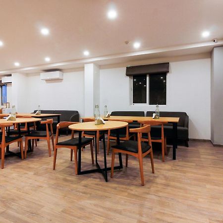 Super Townhouse Rcc Elite Hotel Hyderabad Exterior photo