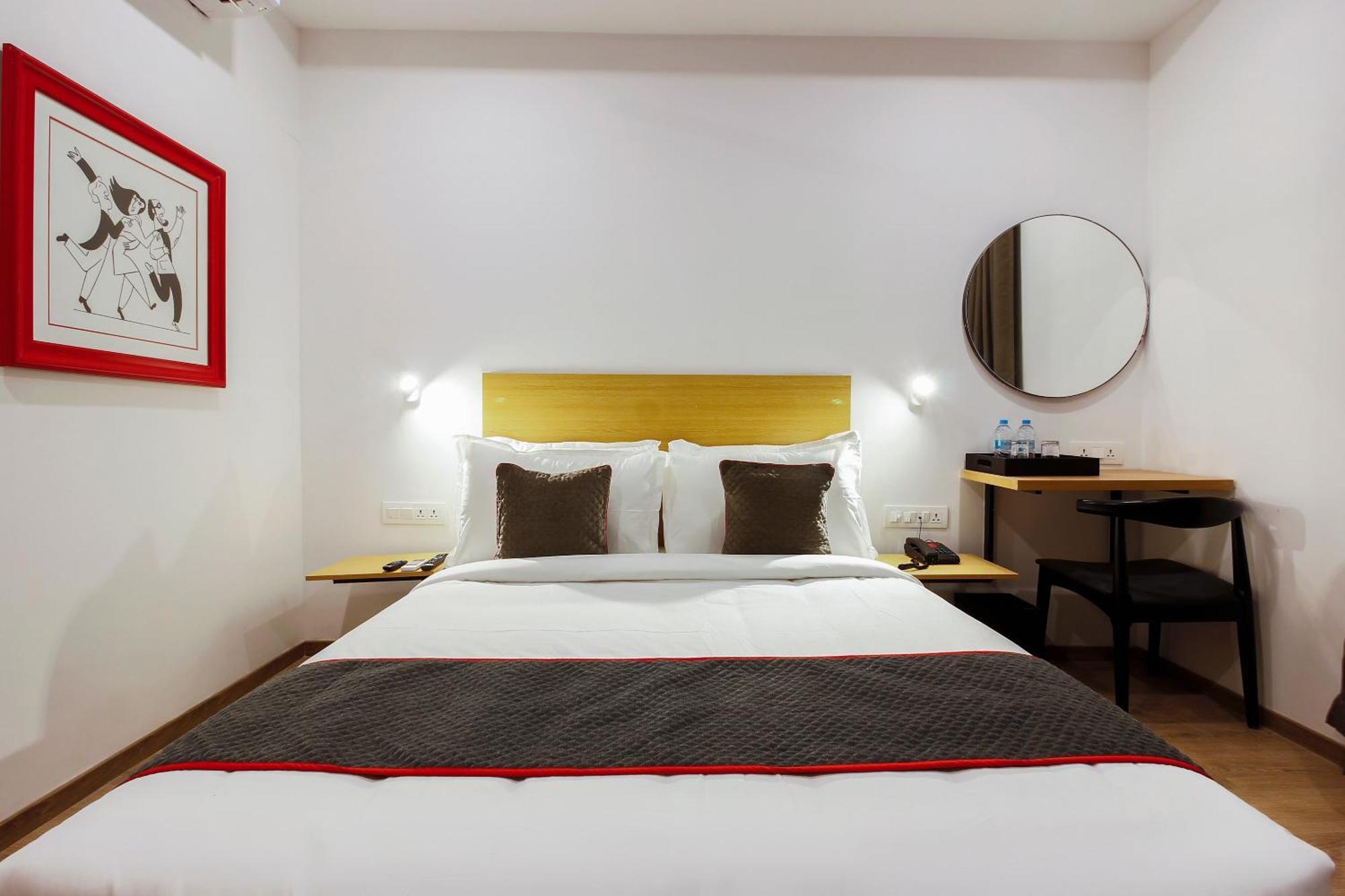 Super Townhouse Rcc Elite Hotel Hyderabad Exterior photo