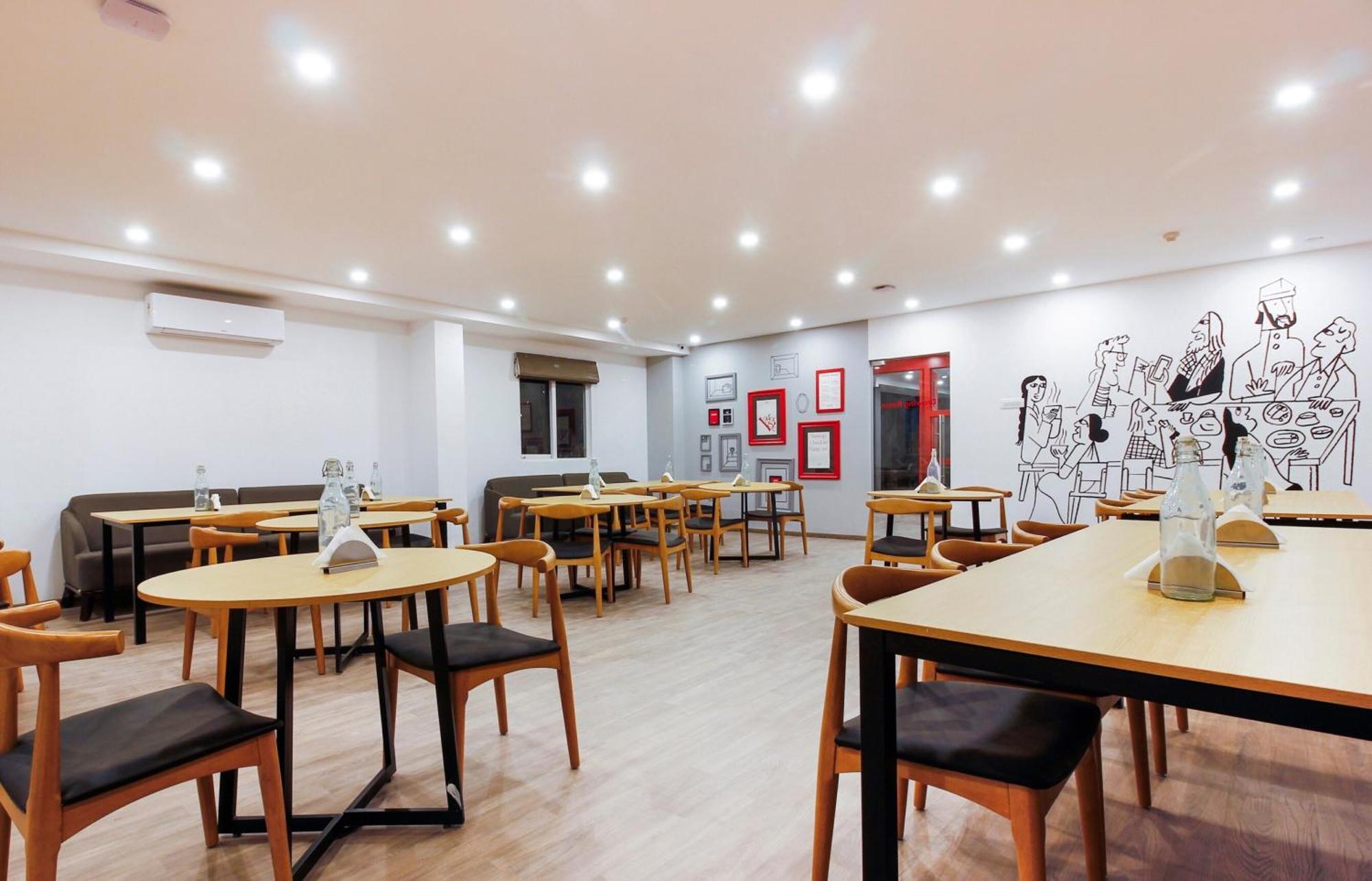 Super Townhouse Rcc Elite Hotel Hyderabad Exterior photo