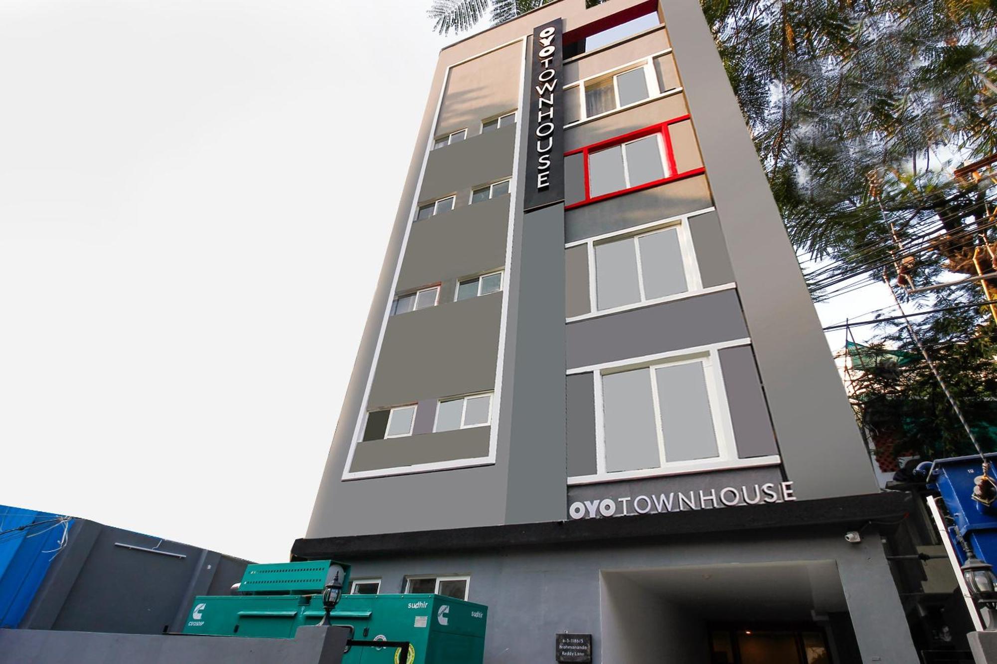 Super Townhouse Rcc Elite Hotel Hyderabad Exterior photo